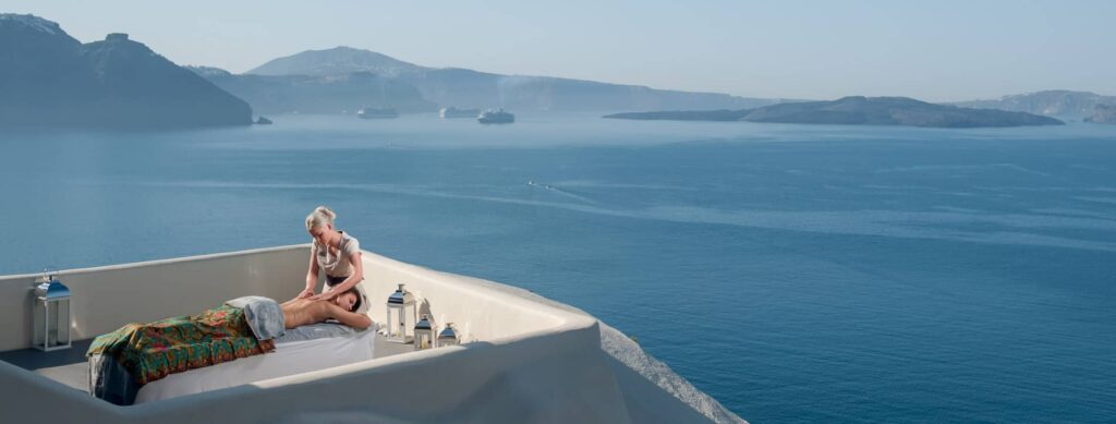 Canaves-Oia-Hotel-Santorini-canaves-suites-spa